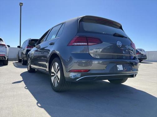 2018 Volkswagen e-Golf SE