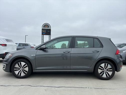 2018 Volkswagen e-Golf SE