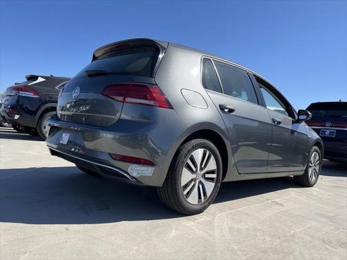 2018 Volkswagen e-Golf SE