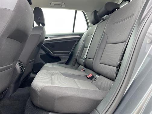2018 Volkswagen e-Golf SE
