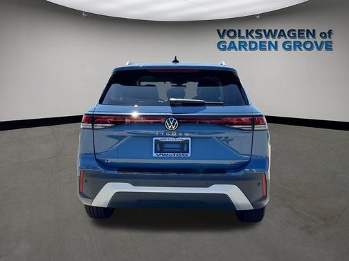 2025 Volkswagen Tiguan 2.0T SE 4MOTION