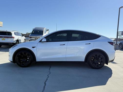 2023 Tesla Model Y Long Range Dual Motor All-Wheel Drive