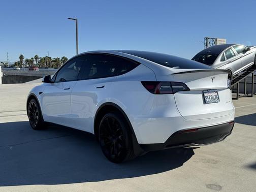 2023 Tesla Model Y Long Range Dual Motor All-Wheel Drive