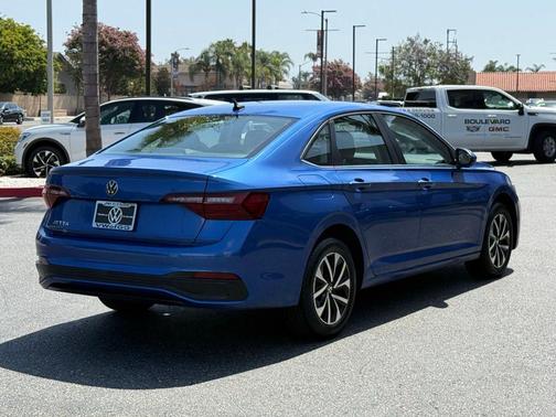 Rising Blue 2022 Volkswagen Jetta 1.5T S