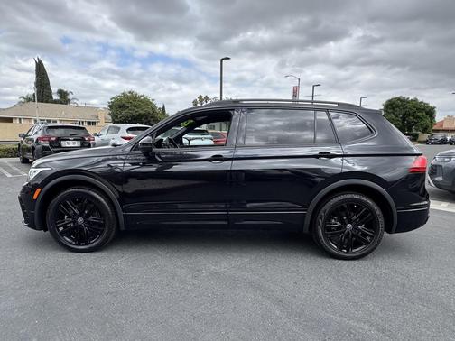 2022 Volkswagen Tiguan 2.0T SE R-Line Black