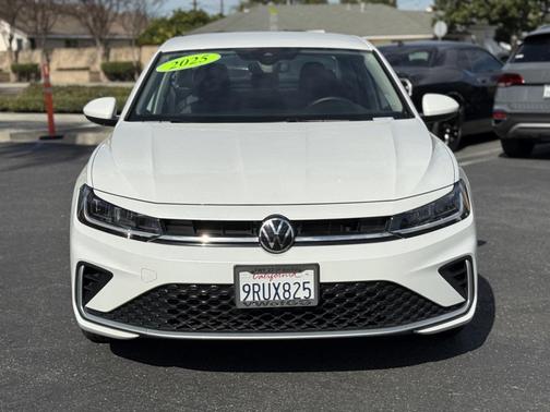 2025 Volkswagen Jetta 1.5T SE