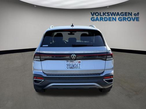 2025 Volkswagen Taos 1.5T SE