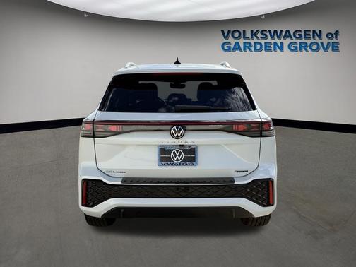 2026 Volkswagen Tiguan 2.0T SEL R-Line 4MOTION