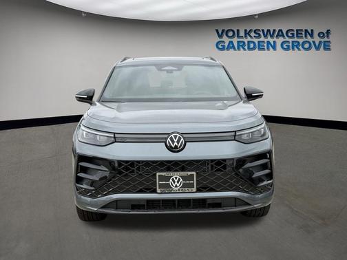 2025 Volkswagen Tiguan 2.0T SE R-Line Black 4MOTION