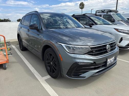2022 Volkswagen Tiguan 2.0T SE R-Line Black