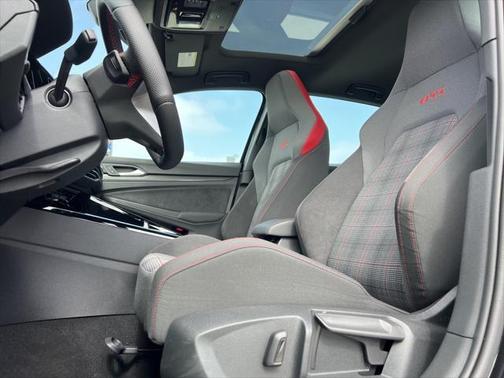 2023 Volkswagen Golf GTI 2.0T SE DSG
