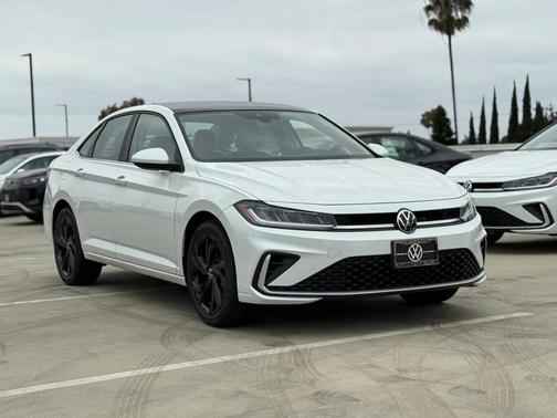2025 Volkswagen Jetta 1.5T SE