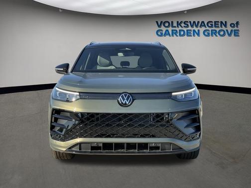 2025 Volkswagen Tiguan 2.0T SE R-Line Black