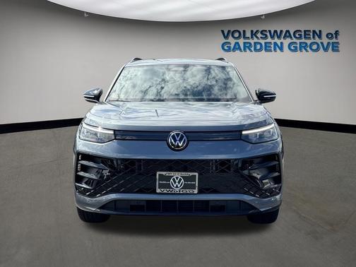 2025 Volkswagen Tiguan 2.0T SE R-Line Black 4MOTION