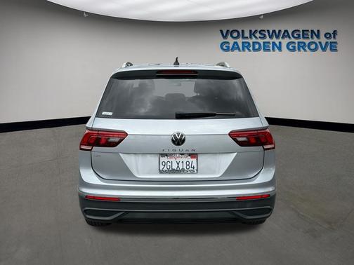 Pyrite Silver 2023 Volkswagen Tiguan 2.0T SE