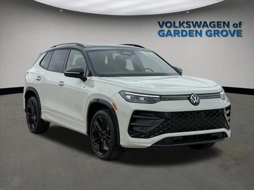 2025 Volkswagen Tiguan 2.0T SE R-Line Black 4MOTION