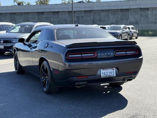 2018 Dodge Challenger SXT