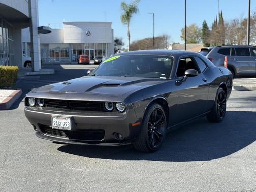 2018 Dodge Challenger SXT