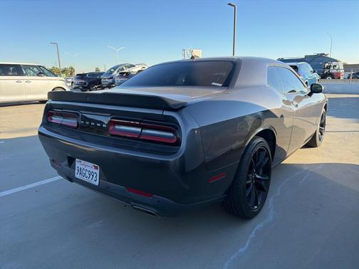 2018 Dodge Challenger SXT