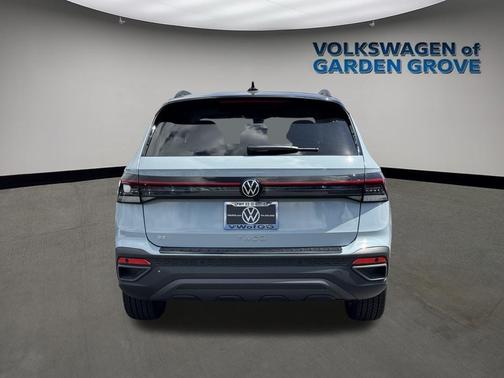 2025 Volkswagen Taos 1.5T SE Black