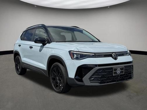 2025 Volkswagen Taos 1.5T SE Black