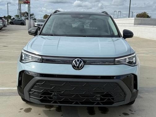 2026 Volkswagen Taos SE Black