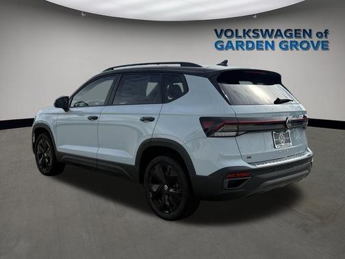 2026 Volkswagen Taos SE Black