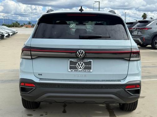 2026 Volkswagen Taos SE Black