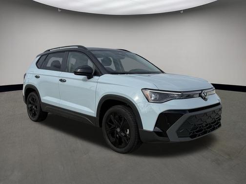 2026 Volkswagen Taos SE Black