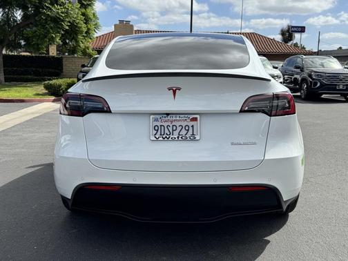 2022 Tesla Model Y Performance Dual Motor All-Wheel Drive