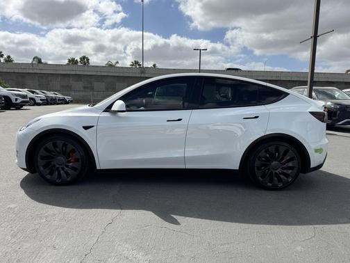 2022 Tesla Model Y Performance Dual Motor All-Wheel Drive