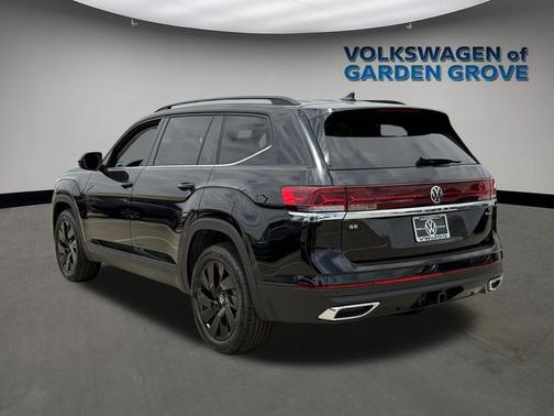 Deep Black Pearl 2026 Volkswagen Atlas 2.0T SE w/Technology 4MOTION