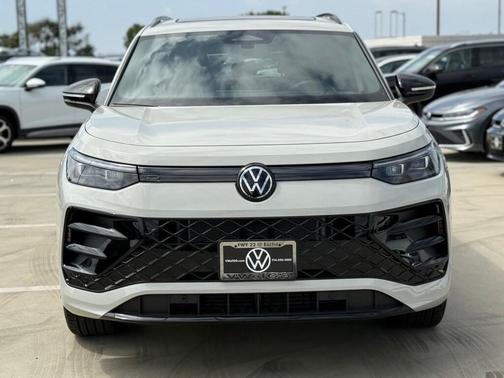 2025 Volkswagen Tiguan 2.0T SE R-Line Black