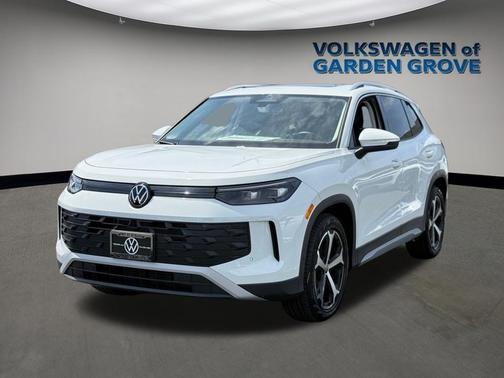 pure white 2026 Volkswagen Tiguan 2.0T SE