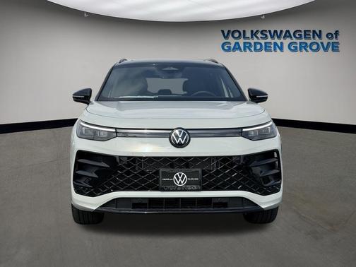 2025 Volkswagen Tiguan 2.0T SE R-Line Black 4MOTION