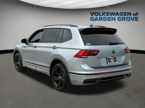 Pyrite Silver 2023 Volkswagen Tiguan 2.0T SE R-Line Black