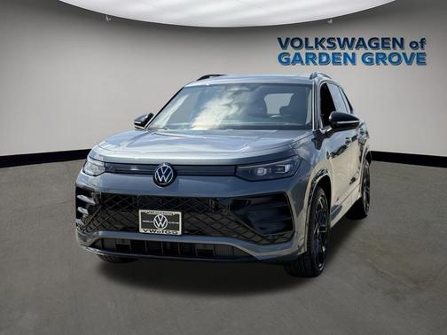 2025 Volkswagen Tiguan 2.0T SE R-Line Black