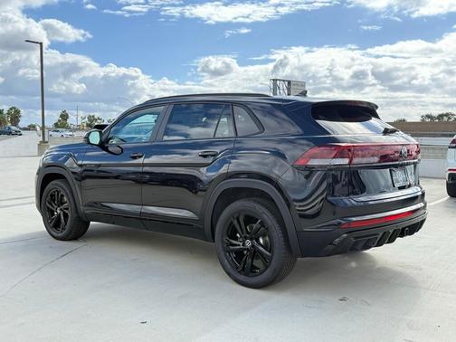 2026 Volkswagen Atlas Cross Sport 2.0T SEL