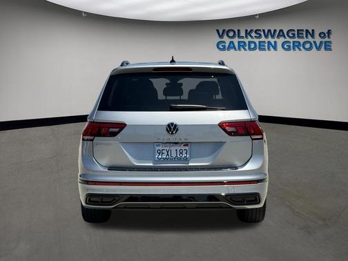 Pyrite Silver 2023 Volkswagen Tiguan 2.0T SE R-Line Black