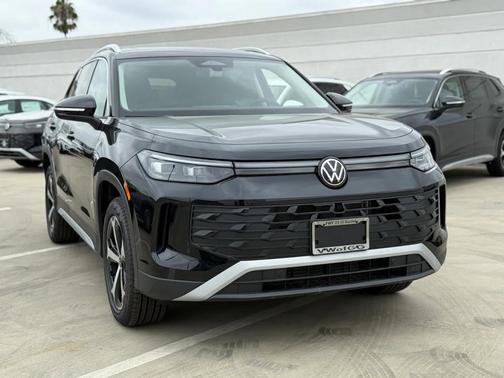 2025 Volkswagen Tiguan 2.0T SE 4MOTION