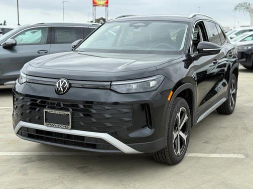 2025 Volkswagen Tiguan 2.0T SE 4MOTION