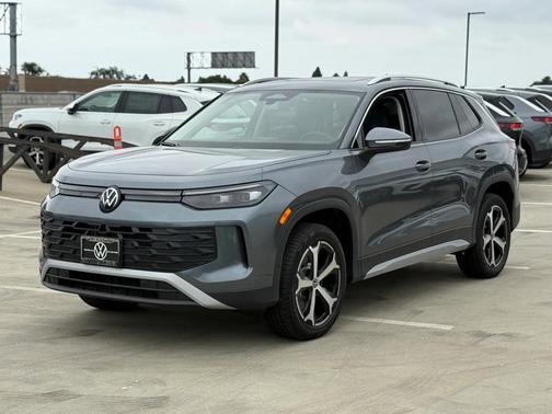 2025 Volkswagen Tiguan 2.0T SE 4MOTION
