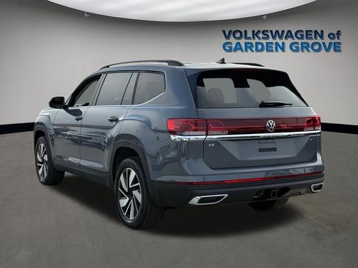 Pure Gray 2026 Volkswagen Atlas 2.0T SE w/Technology 4MOTION