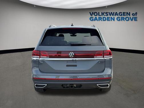Pure Gray 2026 Volkswagen Atlas 2.0T SE w/Technology 4MOTION