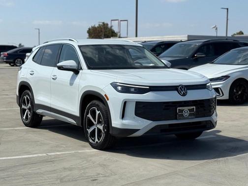 2025 Volkswagen Tiguan 2.0T SE