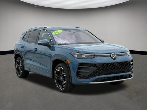 Monterey Blue Pearl 2025 Volkswagen Tiguan 2.0T SEL R-Line 4MOTION