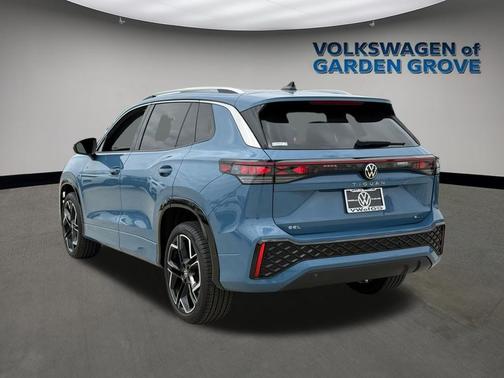 Monterey Blue Pearl 2025 Volkswagen Tiguan 2.0T SEL R-Line 4MOTION