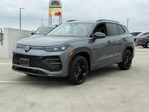2025 Volkswagen Tiguan 2.0T SE R-Line Black 4MOTION