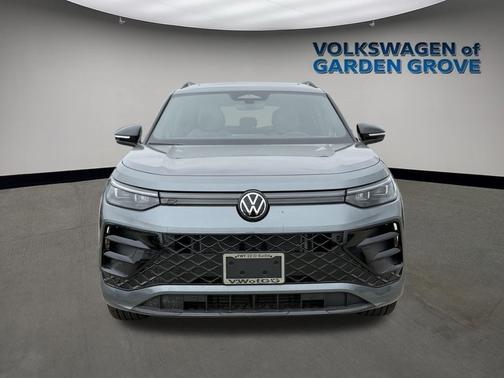 2025 Volkswagen Tiguan 2.0T SE R-Line Black 4MOTION