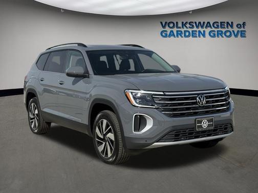 Pure Gray 2026 Volkswagen Atlas 2.0T SE w/Technology